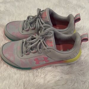 Girls Under Armour Sneakers | Color Gray/Pink/Yellow | Size 7